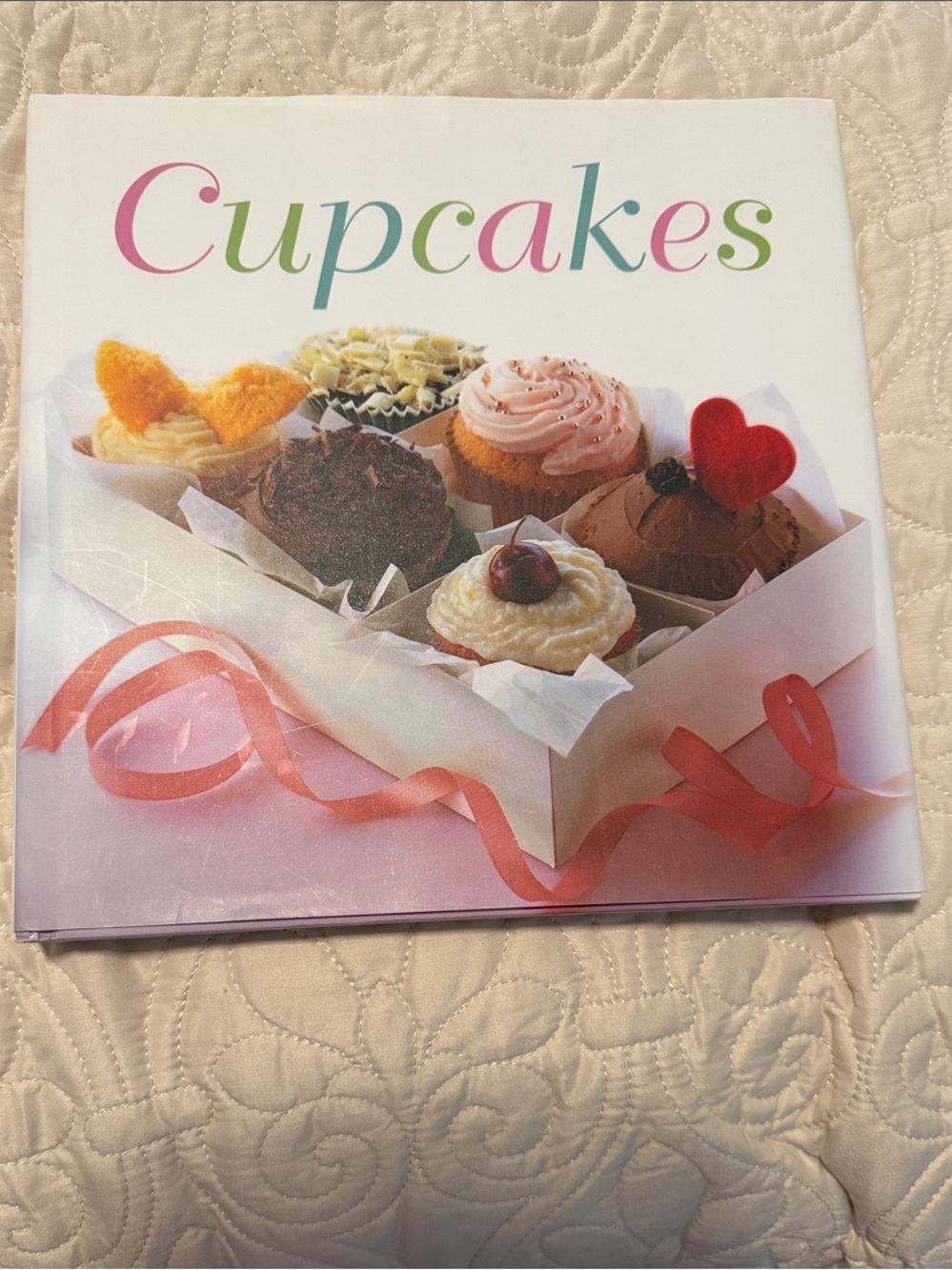Cupcakes Cookbook — White and Pink Cover Baking Recipes